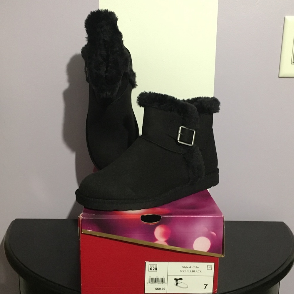 SO Women’s Fuzzy Ankle Boots 7 Black